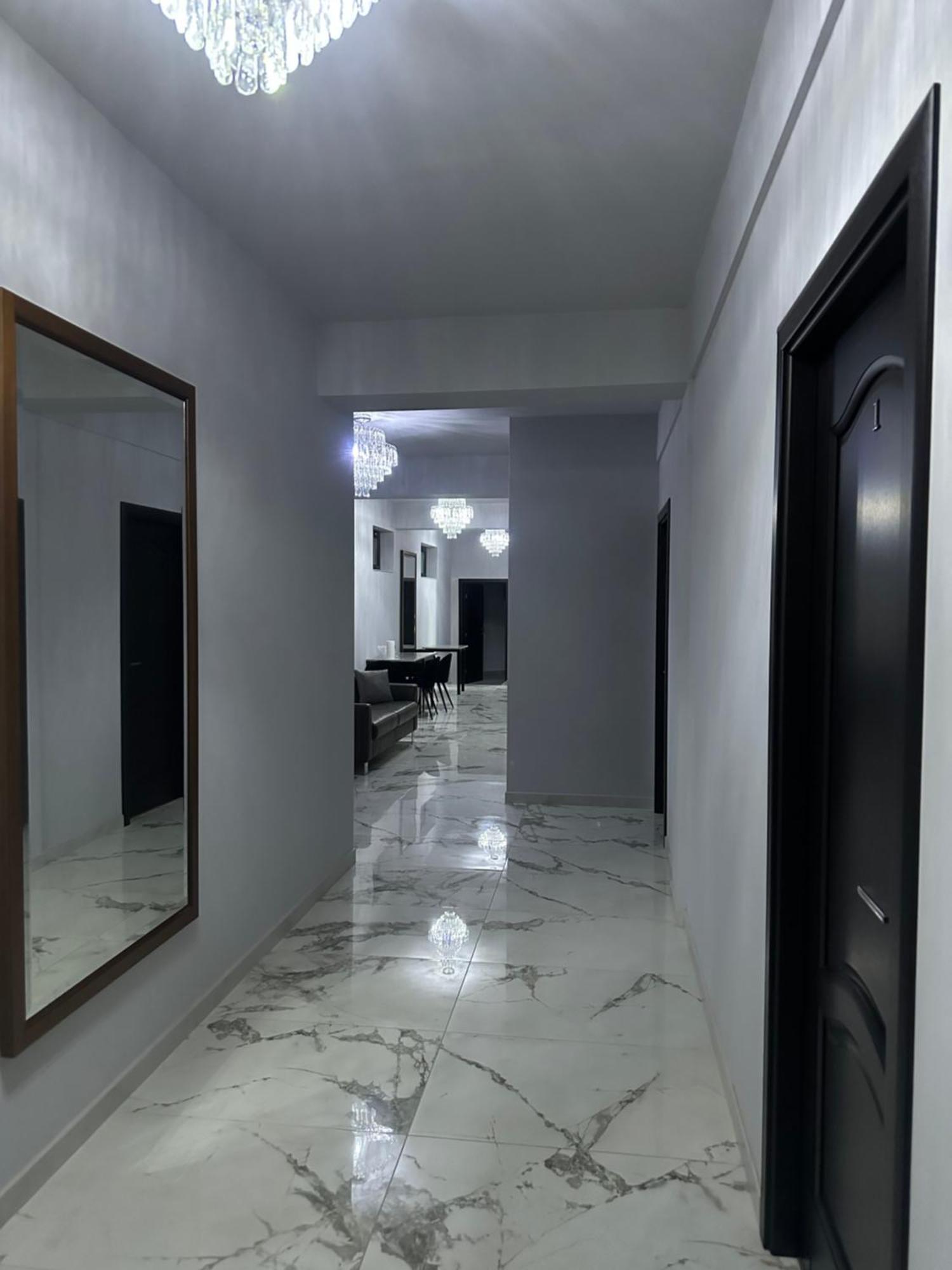 Modern House Hotell Sighetu Marmaţiei Exteriör bild